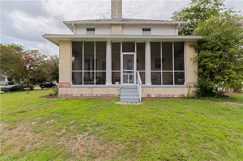 Exterior - 268 E 40th St, Norfolk, VA 23504 photo 6 of 9
