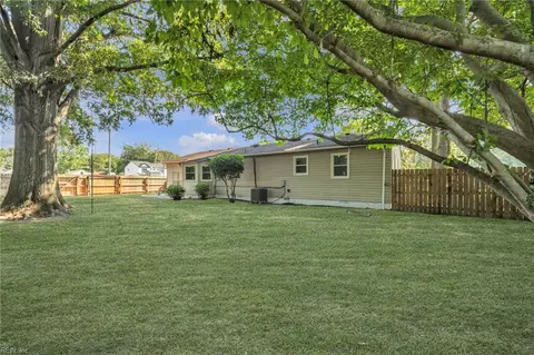 Exterior - 101 Kidd Blvd, Norfolk, VA 23502 photo 6 of 7