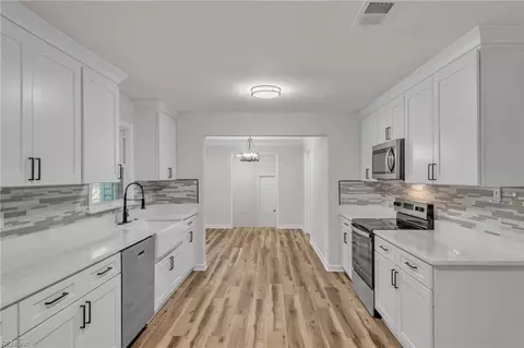 Entry Way - 101 Kidd Blvd, Norfolk, VA 23502 photo 2 of 4
