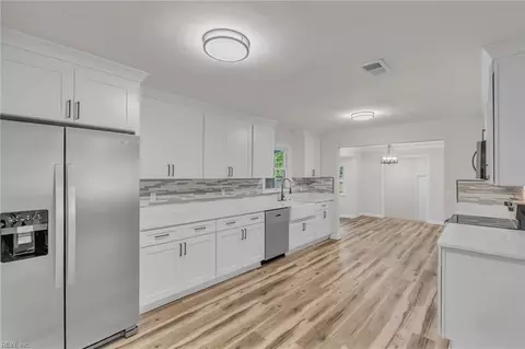 Entry Way - 101 Kidd Blvd, Norfolk, VA 23502 photo 1 of 4