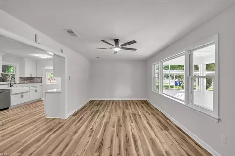 Living - 101 Kidd Blvd, Norfolk, VA 23502 photo 3 of 9