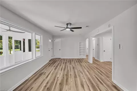 Living - 101 Kidd Blvd, Norfolk, VA 23502 photo 6 of 9