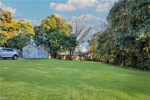 54 Harris Rd, Portsmouth, VA 23702