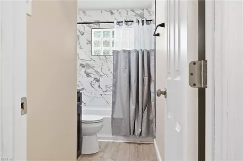 Entry Way - 803 New Bern Ave, Hampton, VA 23669 photo 1 of 1