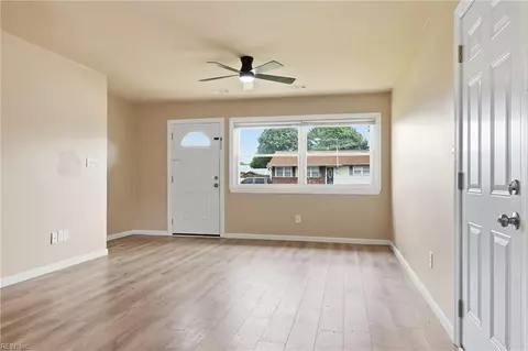 Living - 803 New Bern Ave, Hampton, VA 23669 photo 2 of 5