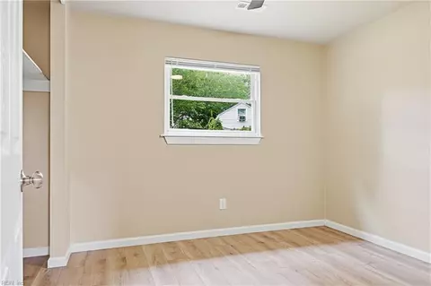 Bedroom - 803 New Bern Ave, Hampton, VA 23669 photo 6 of 6