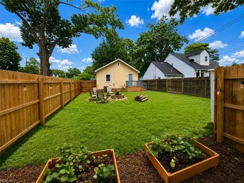 Exterior - 859 Alma Dr, Norfolk, VA 23518 photo 3 of 4