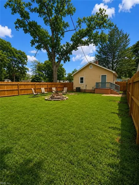 Exterior - 859 Alma Dr, Norfolk, VA 23518 photo 2 of 4