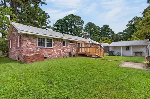 Exterior - 6123 Edison Ave, Norfolk, VA 23502 photo 6 of 11