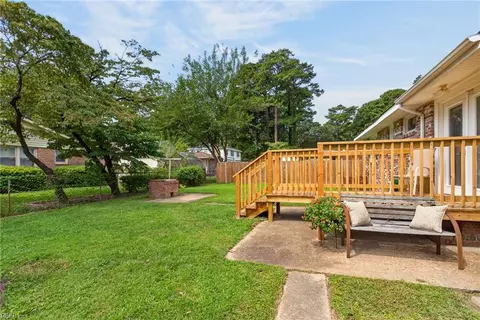 Exterior - 6123 Edison Ave, Norfolk, VA 23502 photo 9 of 11