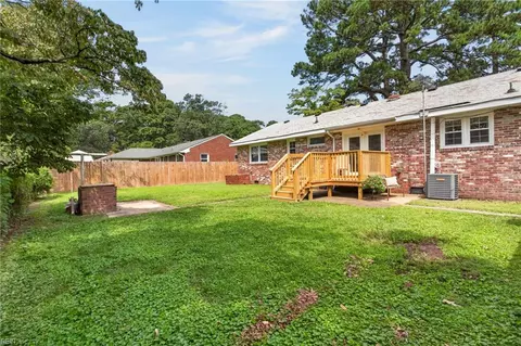 Exterior - 6123 Edison Ave, Norfolk, VA 23502 photo 8 of 11