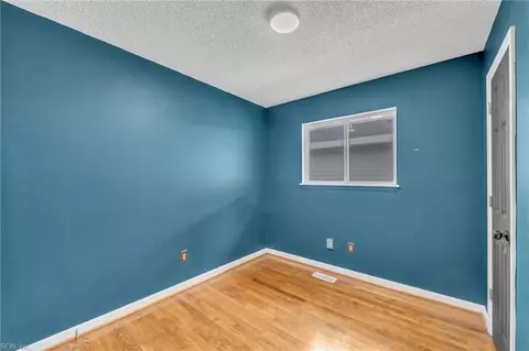 Bedroom - 724 Hemlock Ave, Hampton, VA 23661 photo 1 of 18
