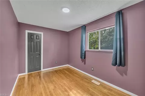 Bedroom - 724 Hemlock Ave, Hampton, VA 23661 photo 12 of 18