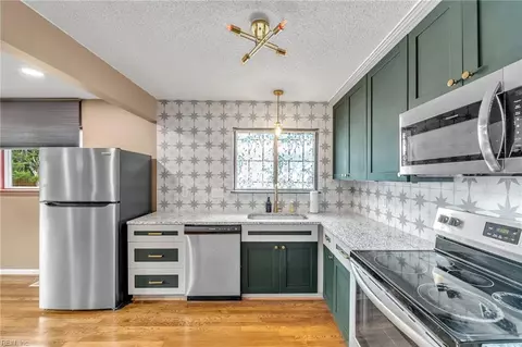 Kitchen - 724 Hemlock Ave, Hampton, VA 23661 photo 3 of 3