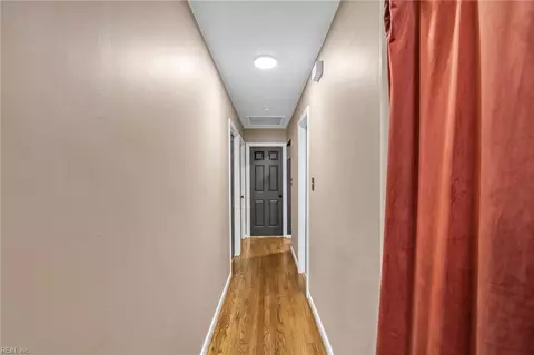 Entry Way - 724 Hemlock Ave, Hampton, VA 23661 photo 1 of 2