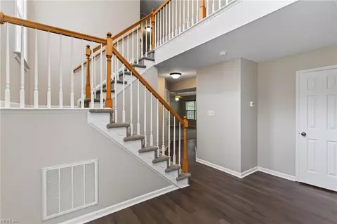 Entry Way - 309 Roberta Dr, Hampton, VA 23666 photo 3 of 4