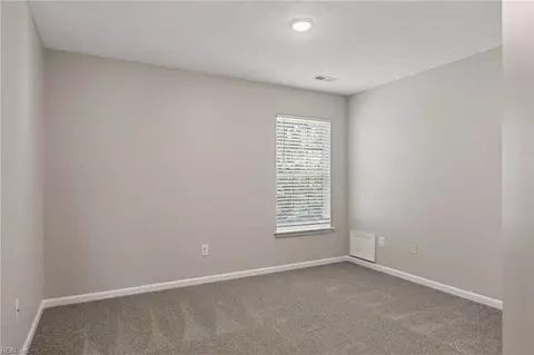 Bedroom - 309 Roberta Dr, Hampton, VA 23666 photo 4 of 5
