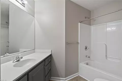 Bath - 309 Roberta Dr, Hampton, VA 23666 photo 4 of 5