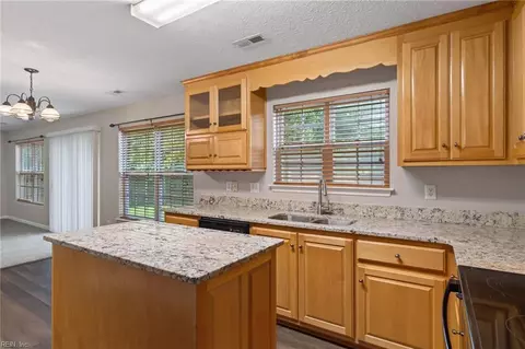 Kitchen - 309 Roberta Dr, Hampton, VA 23666 photo 5 of 6