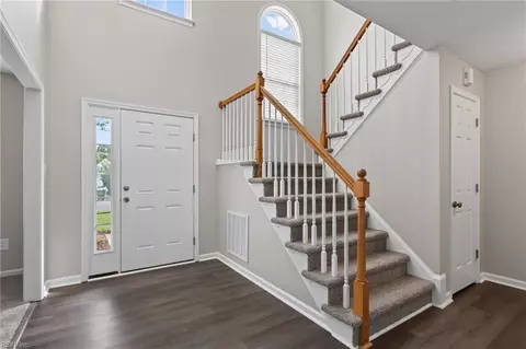Entry Way - 309 Roberta Dr, Hampton, VA 23666 photo 1 of 4