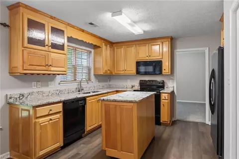 Kitchen - 309 Roberta Dr, Hampton, VA 23666 photo 1 of 6