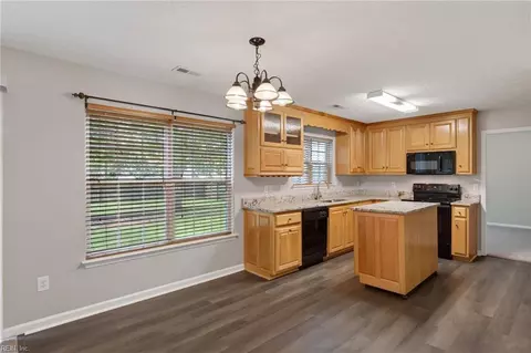 Kitchen - 309 Roberta Dr, Hampton, VA 23666 photo 6 of 6