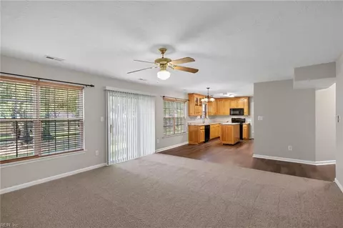 Living - 309 Roberta Dr, Hampton, VA 23666 photo 8 of 8