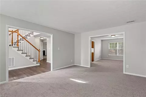 Living - 309 Roberta Dr, Hampton, VA 23666 photo 2 of 8