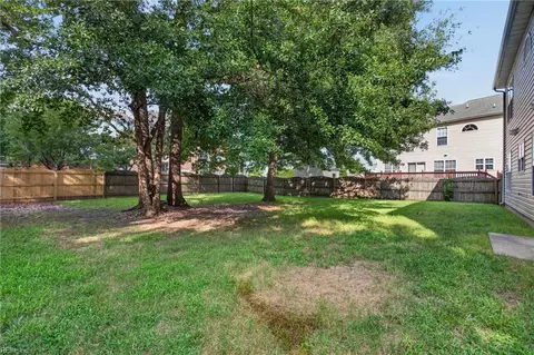 Exterior - 309 Roberta Dr, Hampton, VA 23666 photo 4 of 6