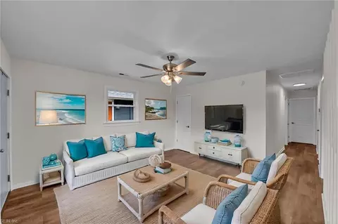 838 24 St, Newport News, VA 23607