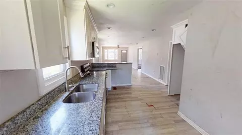 Entry Way - 2404 E Washington St, Suffolk, VA 23434 photo 5 of 12