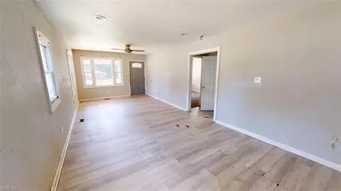 Living - 2404 E Washington St, Suffolk, VA 23434 photo 3 of 7