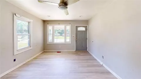 Living - 2404 E Washington St, Suffolk, VA 23434 photo 6 of 7