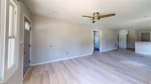 Entry Way - 2404 E Washington St, Suffolk, VA 23434 photo 11 of 12