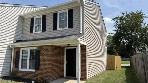 934 Monarch Dr #DR, Virginia Beach, VA 23462