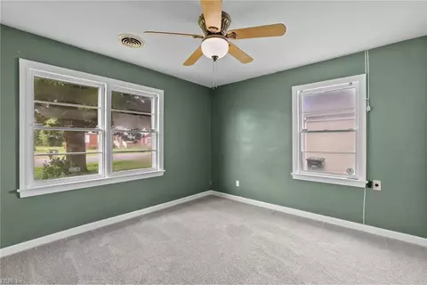 Bedroom - 1814 Canterbury Rd, Hampton, VA 23666 photo 3 of 11