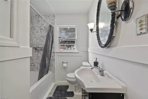 Bath - 1814 Canterbury Rd, Hampton, VA 23666 photo 1 of 4