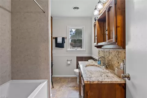 Bath - 1814 Canterbury Rd, Hampton, VA 23666 photo 3 of 4
