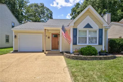 1456 Debbs Ln, Chesapeake, VA 23320