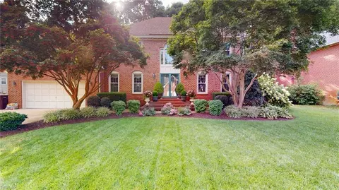 816 Forest Lakes Cir, Chesapeake, VA 23322
