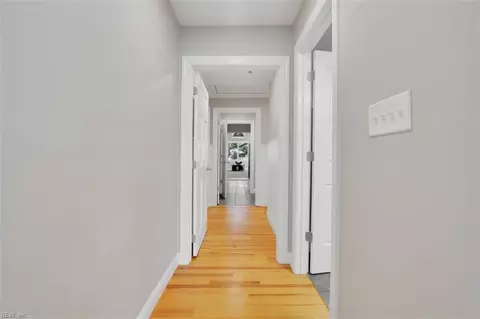 Entry Way - 14 Eagle Point Rd, Hampton, VA 23669 photo 3 of 5