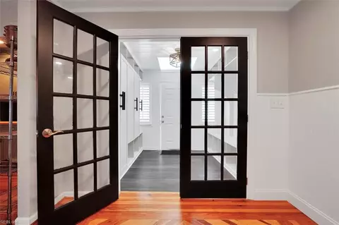Entry Way - 14 Eagle Point Rd, Hampton, VA 23669 photo 5 of 5