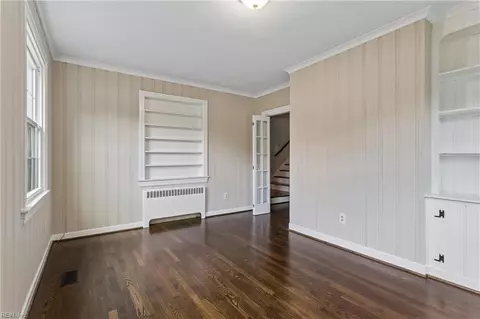 Living - 2401 Chesapeake Ave, Hampton, VA 23661 photo 5 of 7