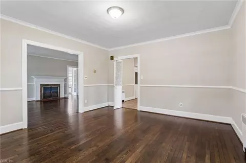 Living - 2401 Chesapeake Ave, Hampton, VA 23661 photo 6 of 7