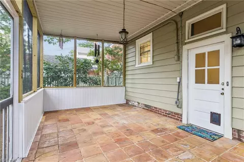 Exterior - 2401 Chesapeake Ave, Hampton, VA 23661 photo 3 of 7
