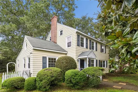 Exterior - 2401 Chesapeake Ave, Hampton, VA 23661 photo 2 of 7
