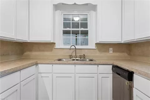 Kitchen - 2401 Chesapeake Ave, Hampton, VA 23661 photo 1 of 2
