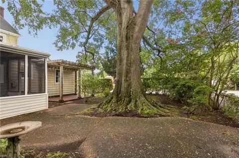 Exterior - 2401 Chesapeake Ave, Hampton, VA 23661 photo 7 of 7