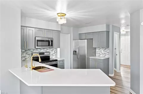 Kitchen - 52 Locksley Dr, Hampton, VA 23666 photo 4 of 5