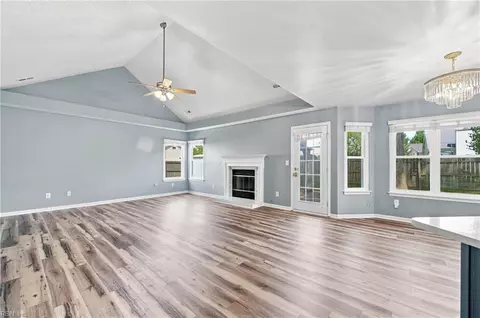Living - 52 Locksley Dr, Hampton, VA 23666 photo 4 of 8